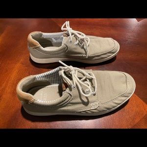 Clarks men’s boy’s 7 / 39.5 boat shoes